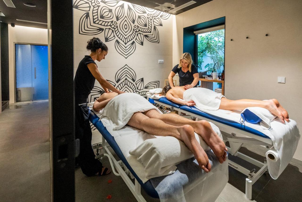 Neptuno Hotel & Spa 4 Sup Calella Bagian luar foto