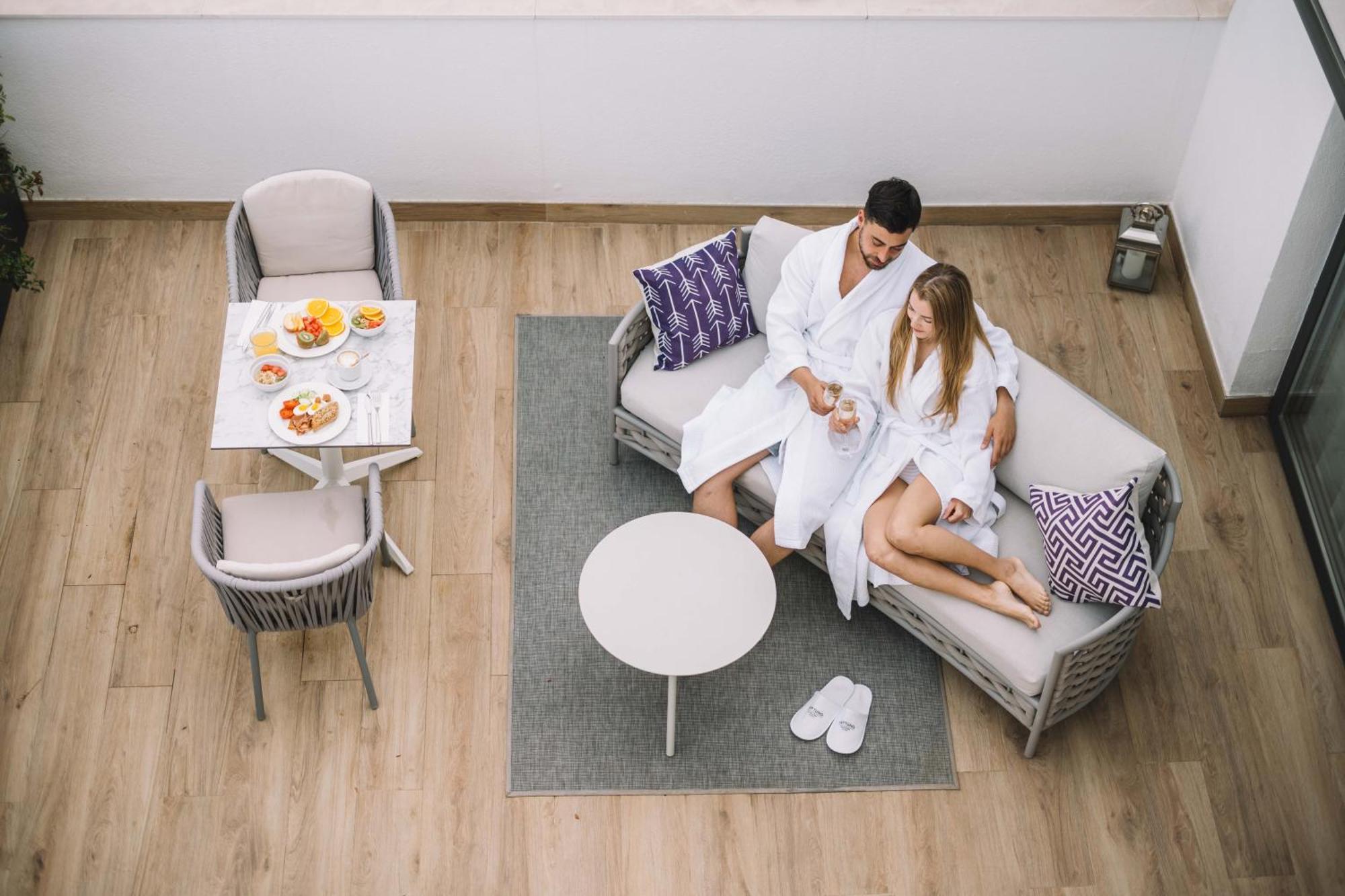 Neptuno Hotel & Spa 4 Sup Calella Bagian luar foto